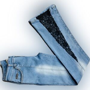 EUC XOXO SZ 1/2 light blue washed flare leg 5 pocket jeans/waist 24”-26”